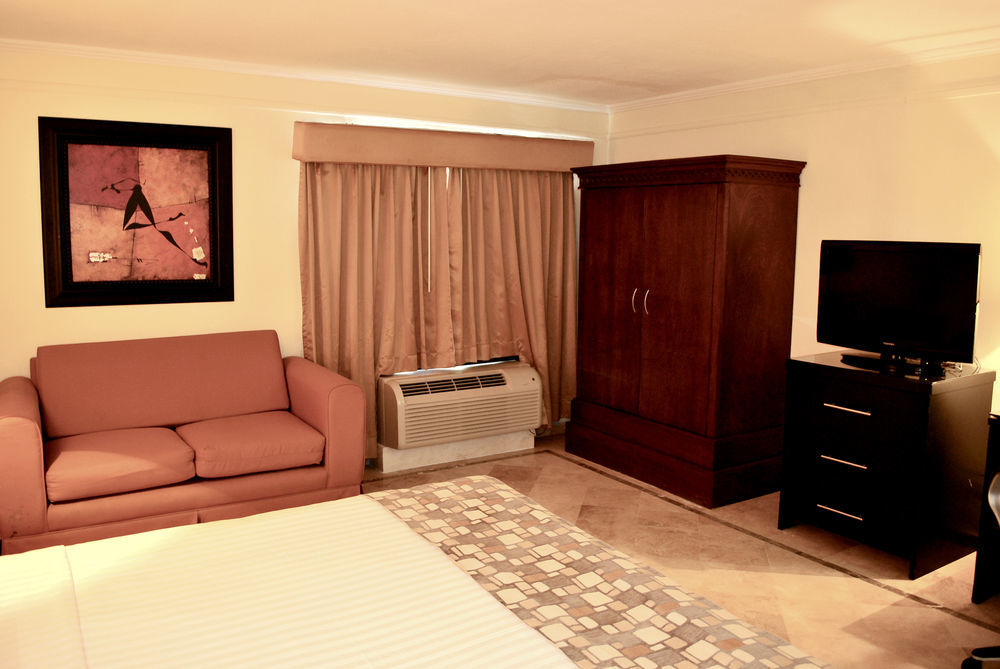 Hotel Plaza Inn Los Mochis Esterno foto